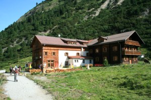 Das Gasthaus Alpenrose im Zemmgrund im Zillertal