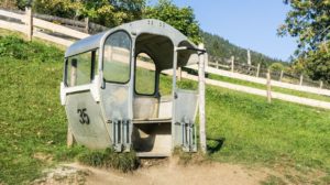 Gondel auf dem Spielplatz vom Siglhof oberhalb von Bayrischzell