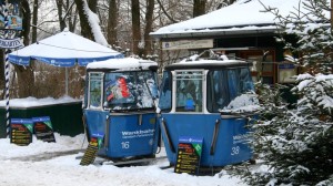 Und so sehen die Gondeln am Milchhäusl mit Schnee aus. Im Januar 2010.