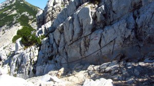 Die Kettensicherung auf dem Monte Baldo Wanderweg von oben