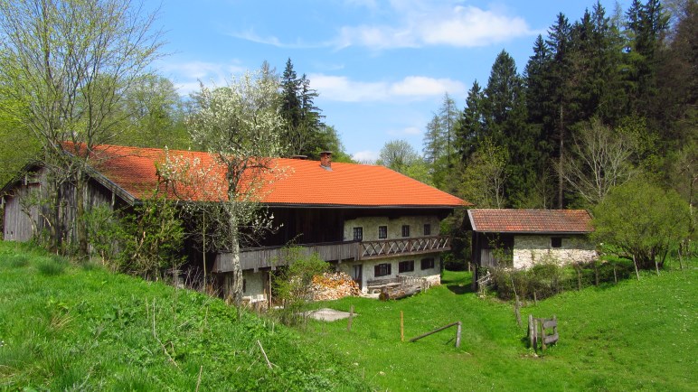 Bauer am Berg - ein Bauernhof mit über 300jähriger Tradition