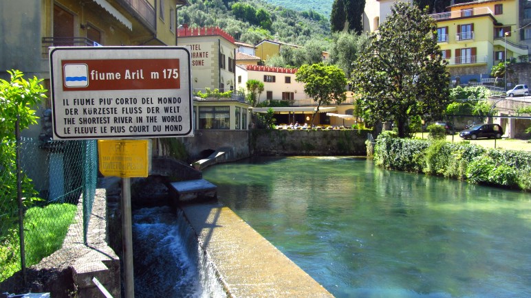 Der Aril in Cassone - laut Schild der kürzeste Fluss der Welt