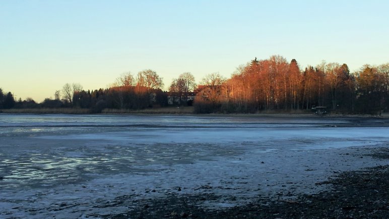 Am Deixlfurter See, der gerade einen sehr niedrigen Wasserstand hat