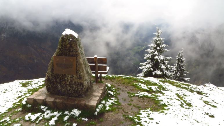 Auf der Wacht - der Aussichtspunkt ins Ursprungtal Richtung Tirol