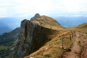 Am Schafsteigsattel unterhalb der Rofanspitze. Hier zweigt der Weg zum Sagzahn ab