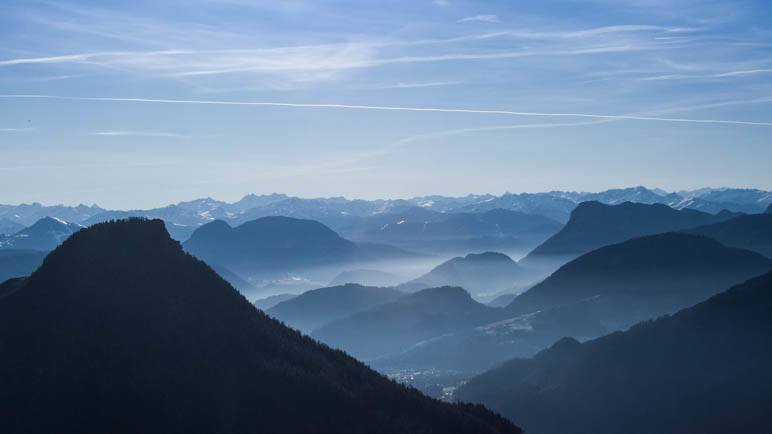 Gradioser Blick in die Alpen- Vorne links der Felszack des Kranzhorn-Gipfels