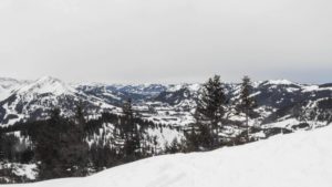 Auf dem Gipfel des Schönkahler, über den die Grenze verläuft. Allgäu, Tannheimer Tal