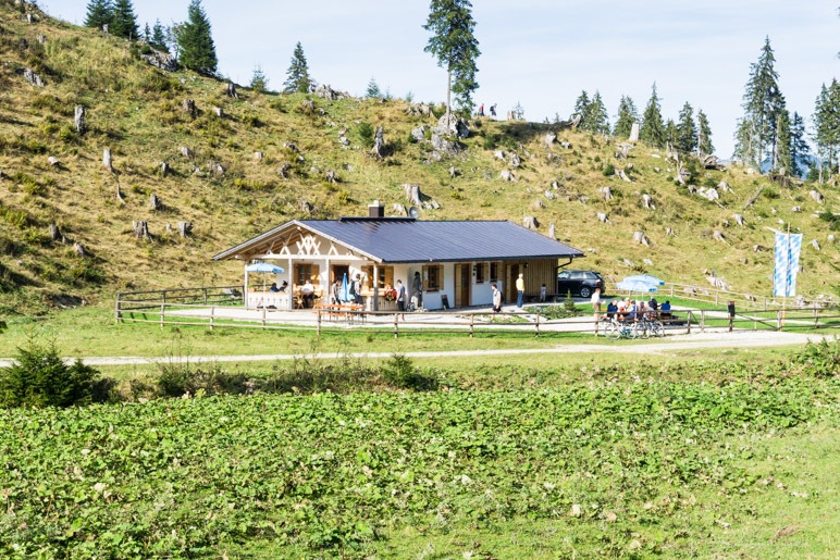 Am Wochenende eine weitere Einkehrmöglichkeit: Die LangtalalmAm Wochenende eine weitere Einkehrmöglichkeit: Die Langtalalm