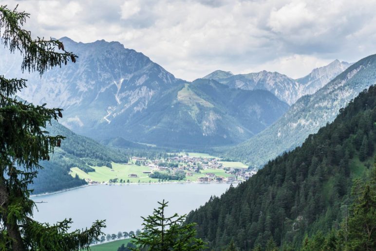 Der Blick hinüber nach Pertisau und ins Falzthurntal