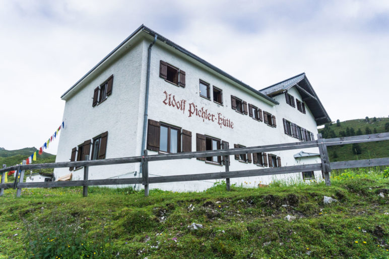 An der Adolf-Pichler-Hütte