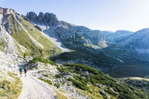 Bergab zum Lago di Cengia und weiter zum Büllelejoch