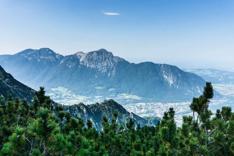 Ein Blick über Bad Reichenhall zum Hochstaufen